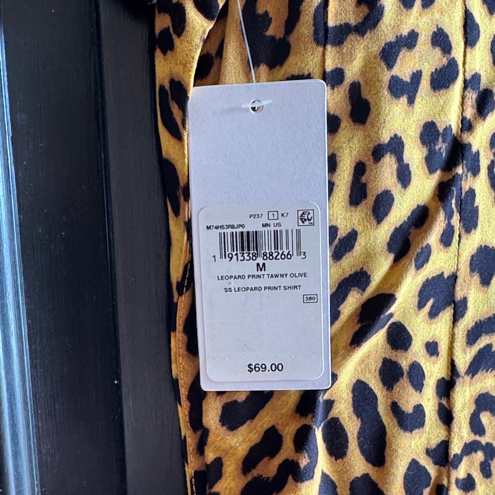 Men’s Guess Leopard print shirt - Picture 5 of 6